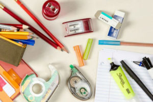 आगलागीबाट ध्वस्त विद्यालयलाई सात लाख बराबरको शैक्षिक सामग्री प्रदान