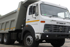 झापामा बिहान र बेलुका टिपर चलाउँन प्रतिबन्ध