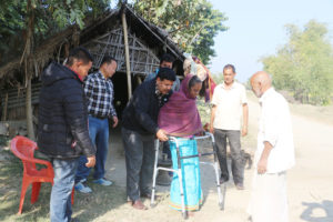 झुपडीका बेसहारालाई डा.शर्माको साथ : सबै खर्च बेहोरेर उपचार गर्दा नयाँ जीवनको आभाष