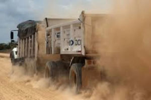 तेह्रथुमका धुलाम्मे सडकले गाउँ प्रदूषित