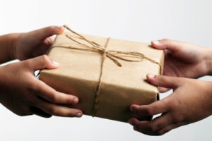 अनाथाश्रमलाई सहयोग