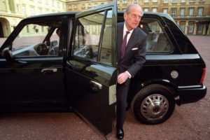 सन्तानब्बे वर्षीय राजकुमार फिलिपले सवारी अनुमतिपत्र त्यागे