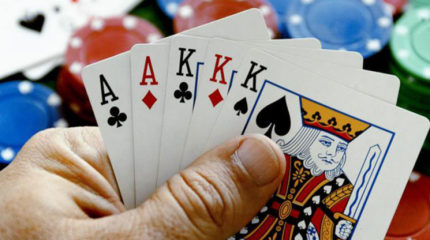 विराटनगरमा तास खेलिरहेको अवस्थामा वडा सदस्य र व्यापारी पक्राउ