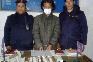 लागुऔषधसहित एक पक्राउ