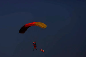 सेना दिवस समारोहमा ‘फ्रि–फल’ को क्रममा एक सैनिक घाइते