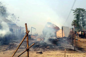 सुनसरीको भोक्राहा नरसिंह गाउँपालिका–२ अकाहा बजारमा आगलागीमा चार घर जलेर नष्ट