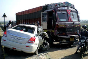 भारतको झारखण्डमा कार र ट्रक ठक्कर खाँदा १० जनाको मृत्यु