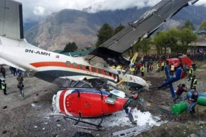 लुक्लामा हवाईजहाज र हेलिकोप्टर ठोक्किए, ४ जनाको मृत्यु
