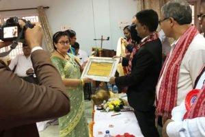 स्वास्थ्य क्षेत्रमा योगदान पुर्याएवापत नोबेलका प्रबन्ध निर्देशक इन्दिरा शर्मा सम्मानित