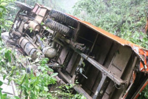 इलाममा ट्रक दुर्घटना : एक जनाको मृत्यु, दुई घाईते