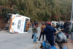 धनकुटाको नुनथलामा बस दुर्घटना