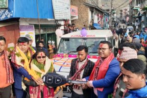 डा.शर्माद्वारा दुर्गम जिल्ला कालिकोटमा एम्बुलेन्स प्रदान, ६ करोडको सहयोग घोषणा