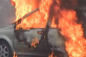 इटहरीको ग्यारेजमा आगलागी, तीन वटा कार जलेर नष्ट