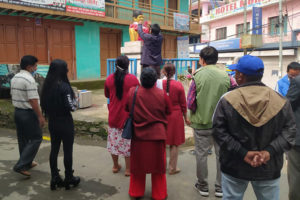 धनकुटामा मदन भण्डारीको शालिकमा माल्यार्पण