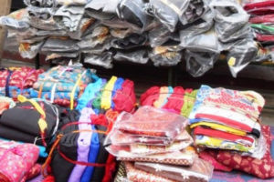 भारतबाट ल्याउँदै गरेको अबैध कपडा बरामद