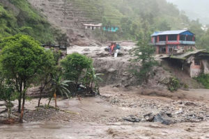 सिन्धुपाल्चोकमा भीषण बाढी : १४ घर बगाउँदा ११ जना बेपत्ता, दुईको शव फेला