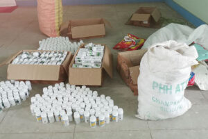 झापाबाट १९ लाखको अबैध औषधी र कपडा बरामद