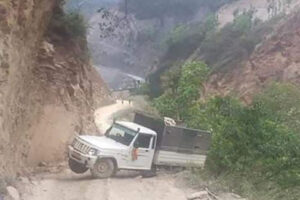 तेह्रथुममा ट्याक्सीले किच्दा युवकको मृत्यु, बच्नलाई हुटबाट हाम्फाल्दा गयो ज्यान