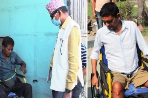 नगर प्रमुख सुवेदीद्वारा घरमै पुगेर ह्वीलचियर वितरण