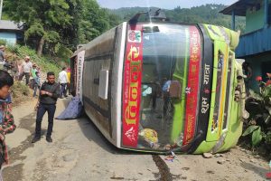 धनकुटाको पात्ले खोलामा बस दुर्घटना