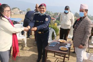 धनकुटामा हराएका र चोरी भएका ९ वटा मोवाईल खोजेर प्रहरीले गर्दियो फिर्ता