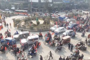 इटहरीमा राजावादीको प्रदर्शनः राजासहितको हिन्दु राज्य बनाएर संघीयता खारेज गर्न माग