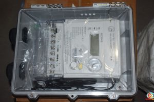 विद्युतको एनालग मिटरलाई थ्री फेज डिजिटल मिटरमा प्रतिस्थापन गरिँदै