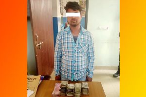 विराटनगरबाट दुई लाख भारुसहित भारतीय नागरिक पक्राउ