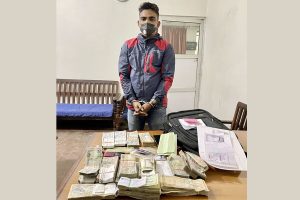 अनलाइनबाट चिठ्ठा परेको भन्दै ठगी गर्ने झापाबाट पक्राउ