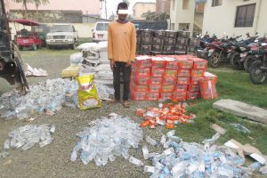 मोरङको जहदाबाट ठुलो परिमाणमा मदिरासहित भारतीय नागरिक पक्राउ