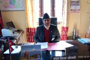 धनकुटाका सीडीओको प्रस्तावः कोरोना नियन्त्रण गर्न सरकारी कर्मचारीले एक दिनको तलब दिउँ