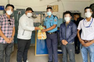 युवा संघ धरानले दियो सुरक्षाकर्मीलाई स्वास्थ्य सामाग्री
