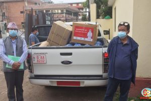 धनकुटाका लागि २५ लाखको स्वास्थ्य सामाग्री लिएर आउँदै एमाले अध्यक्ष राई