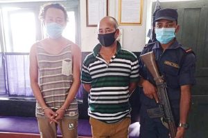 केराबारीबाट पेस्तोल र राईफलको गोलीसहित दुई जना पक्राउ