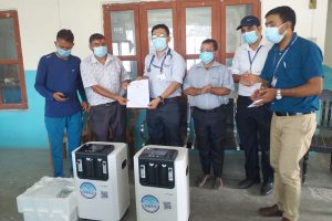 इटहरी अस्पताललाई एनआरएनएले दियो अक्सिजन कन्सन्ट्रेटर