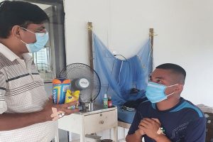 कोरोना संक्रमित प्रिन्सिपल लुईटेलले हर्लिक्स बाँढेर आइशोलेशनमै मनाए जन्मदिन