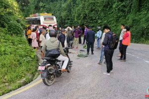 धनकुटामा ‘ओभरटेक’ गर्ने क्रममा बसमा मोटरसाइकल ठोक्किँदा एक जनाको मृत्यु, एक घाइते