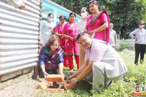 लायन्स क्लवले विद्यालयमा शौचालय बनाइदिने