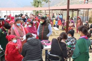 रामेछापमा केएमसीको निःशुल्क स्वास्थ्य शिविर, पहिलो दिन नौं सय विरामीको उपचार