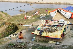 कष्टकर जीवन बिताउँदैछन् वनहराका सुकुम्बासी