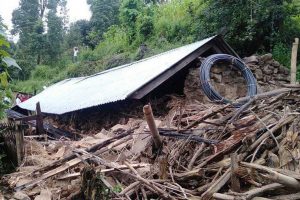 धनकुटामा अविरल वर्षाका कारण घर भत्कियो