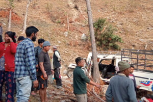 ओखलढुङ्गामा बोलेरो दुर्घटना हुँदा दुई जनाको मृत्यु, ११ घाइते