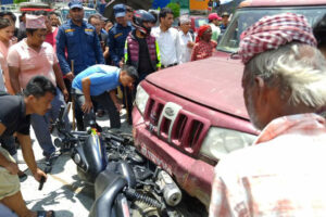 बसपार्कमा दुर्घटना (तस्वीर)