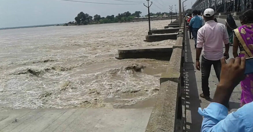 सप्तकोशीका सहायक नदीमा पानीको बहाव बढ्दै, तटीय क्षेत्रमा सतर्कता अपनाउन आग्रह