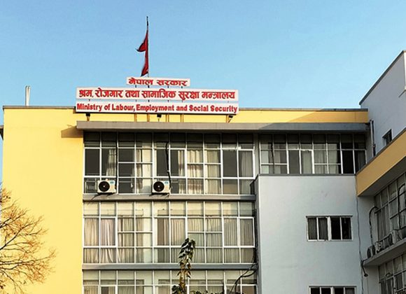 वैदेशिक रोजगारमा जाने कामदारको सरकारी अस्पतालबाटै स्वास्थ्य परीक्षण