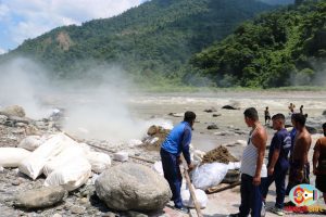 धनकुटामा प्रहरीले बरामद गरेको १० क्विन्टलभन्दा बढी गाँजा जलाएर नष्ट