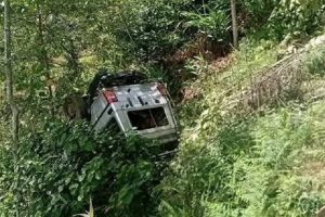 ताप्लेजुङमा बोलेरो दुर्घटना हुँदा शिक्षिकाको मृत्यु, चालक घाइते