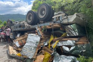 धनकुटाको महालक्ष्मीमा ट्रक दुर्घटना, चालकको अवस्था गम्भीर 