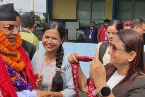 राष्ट्रपति र उपराष्ट्रपतिलाई राजनीतिमा फर्कनबाट रोक्न हुँदैन : प्रचण्ड