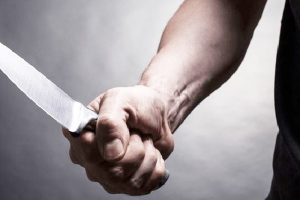 धरानमा छोराले चक्कु प्रहार गर्दा बुबा घाइते